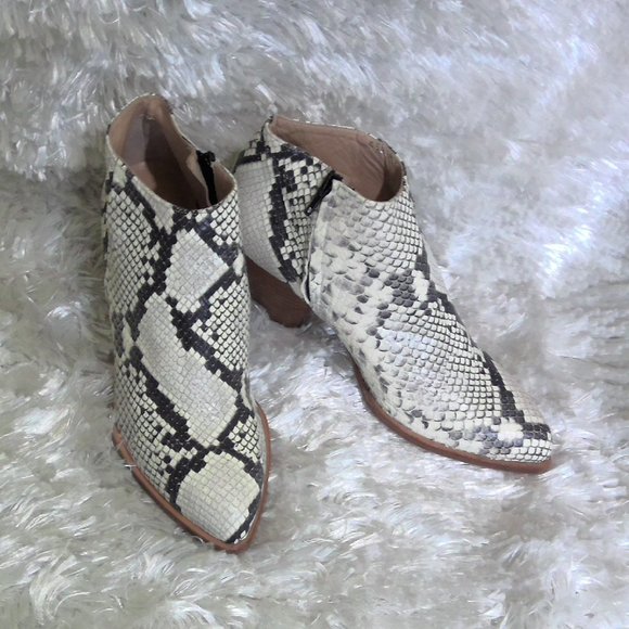 Snakeprint White Python Alberto Zago Ankle Booties - Picture 4 of 13